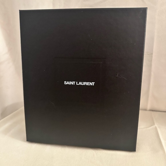 Saint Laurent Mini Lou Bag Quilted Leather. Original box, duster and contents. - Picture 4 of 8